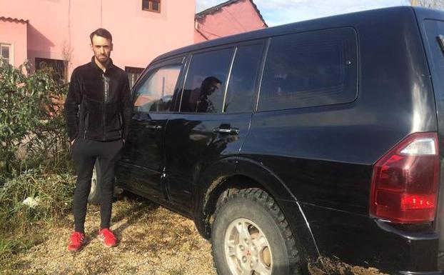 El conductor del coche que se quedó atrapado en L'Angliru. 