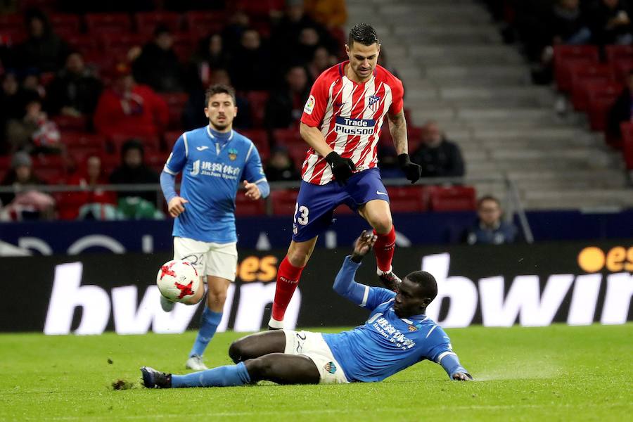 El Atlético vence al Lleida en Copa del Rey por 3-0. Carrasco, Gameiro y Vitolo, que debutó en el Wanda Metropolitano, fueron los autores de los goles. 