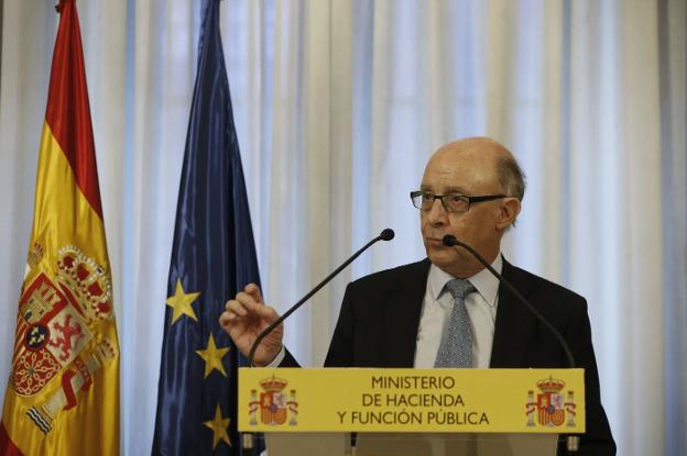 El ministro de Hacienda, Cristóbal Montoro, en un acto en Madrid a finales de diciembre. 