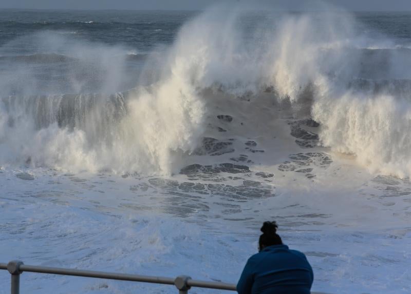 Protección Civil recuerda que hay que mantenerse lejos de la costa