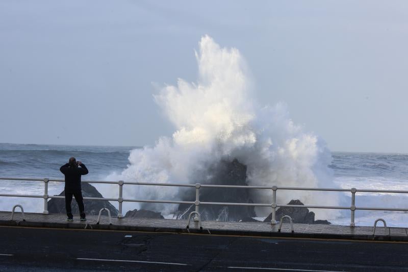 Protección Civil recuerda que hay que mantenerse lejos de la costa