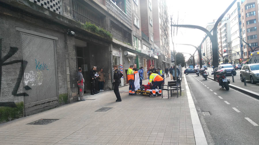 La pelea entre dos hombres en Gijón