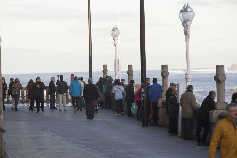 La boya de Puertos del Estado fondeada frente a la bahía gijonesa registró una ola de 7,51 metros de altura
