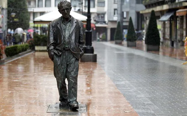 Escultura de Woody Allen. 