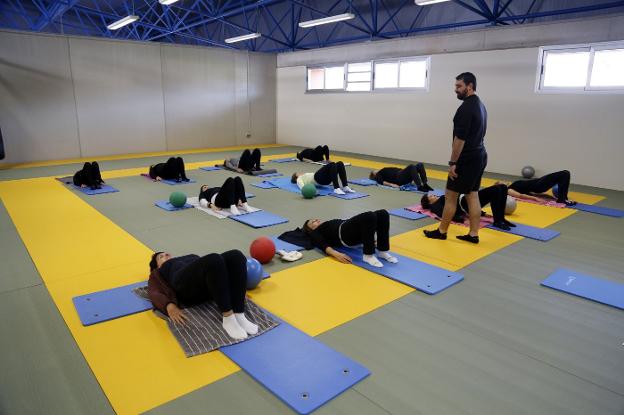 Una de las clases de pilates, la actividad más demandada en el Patronato Deportivo de Siero. 