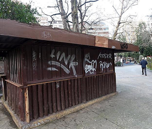 La cafetería está cerrada. 