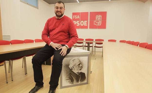 Adrián Barbón: «Hay gente enredando con las primarias y me estoy empezando a cabrear»