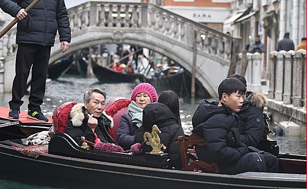 Un grupo de turistas japoneses, en Venecia.