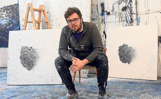 El artista moscón Hugo Fontela, en su estudio de Madrid