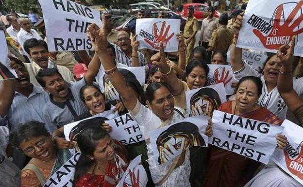 Protesta de mujeres contra las violaciones en India