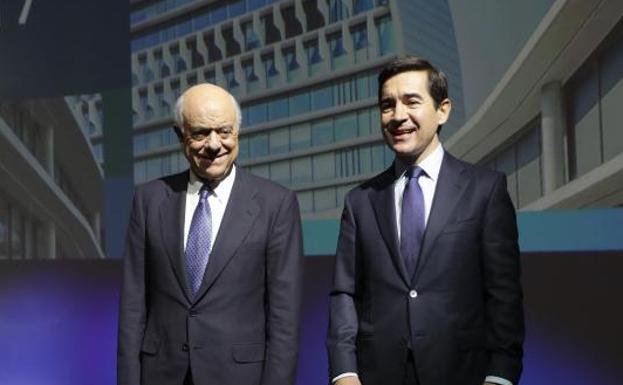 El presidente de BBVA, Francisco González y su consejero delegado, Carlos Torres Vila.