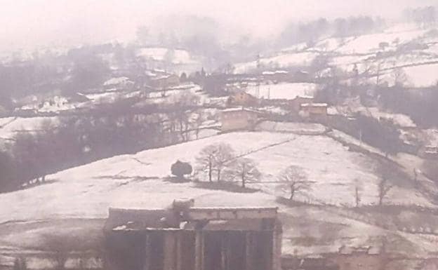 IU denuncia que la nieve está causando daños en las tolvas de carbón de Pola de Laviana