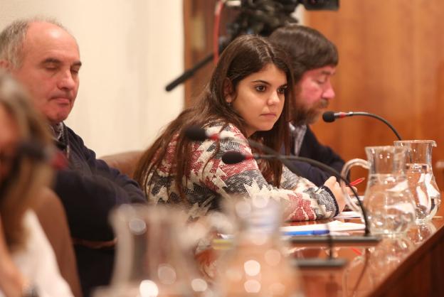 La concejala de Hacienda, Raque Ruiz, durante un Pleno municipal. 