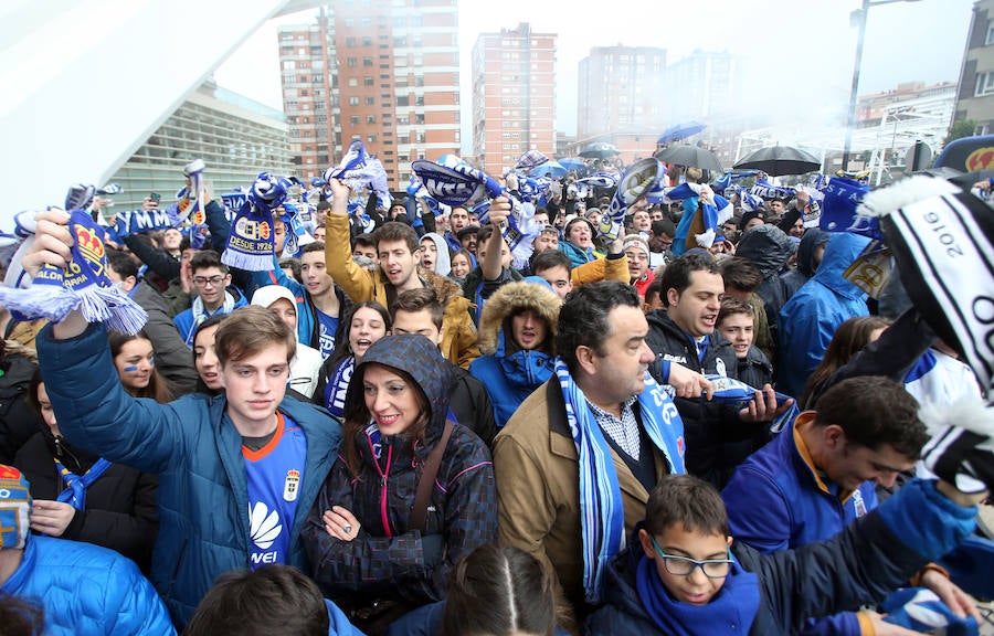 Las aficiones del Oviedo y del Sporting, a las puertas del Carlos Tariere