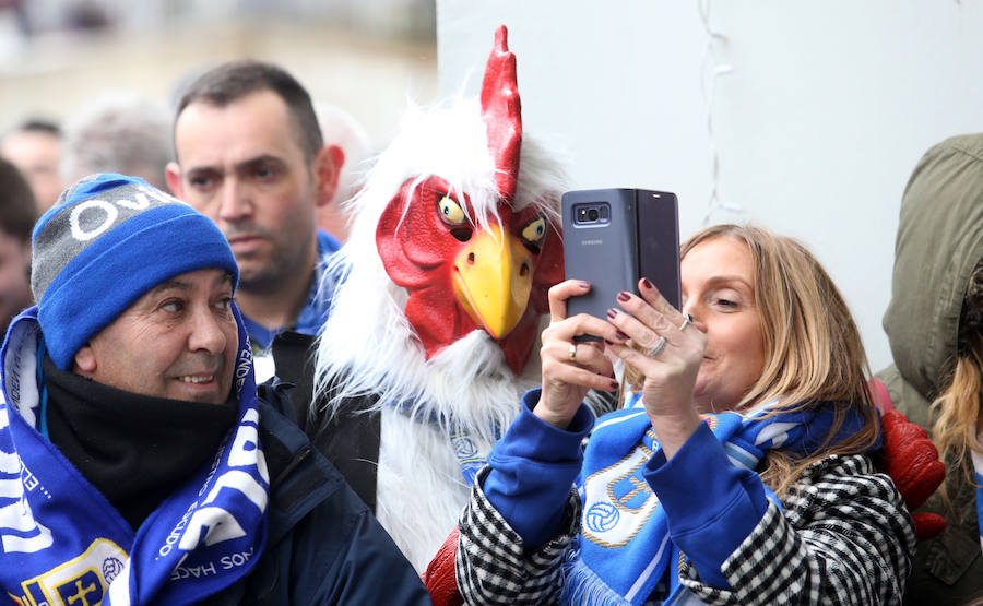 Las aficiones del Oviedo y del Sporting, a las puertas del Carlos Tariere