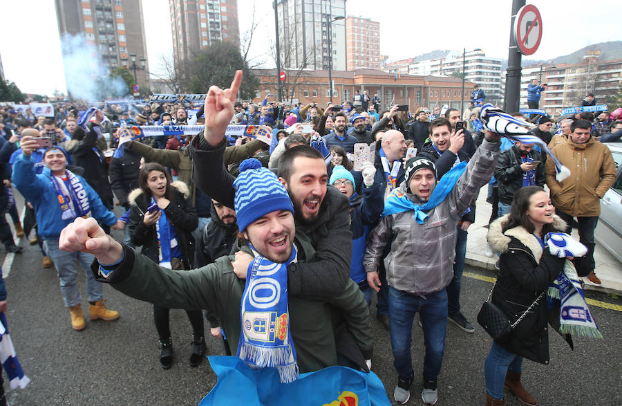 Las aficiones del Oviedo y del Sporting, a las puertas del Carlos Tariere