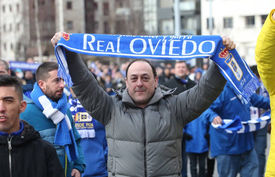 Las aficiones del Oviedo y del Sporting, a las puertas del Carlos Tariere