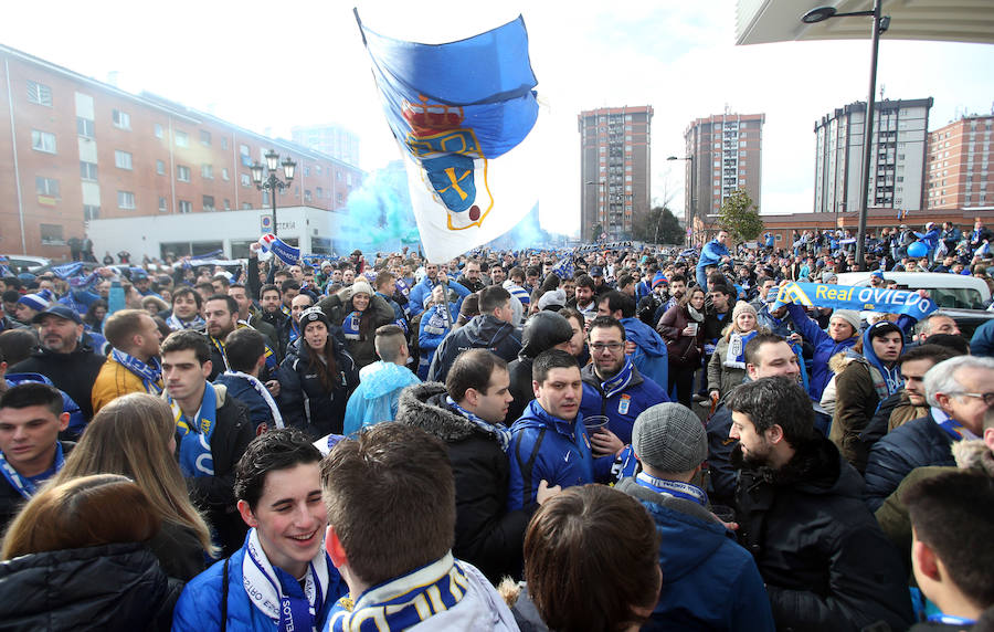 Las aficiones del Oviedo y del Sporting, a las puertas del Carlos Tariere