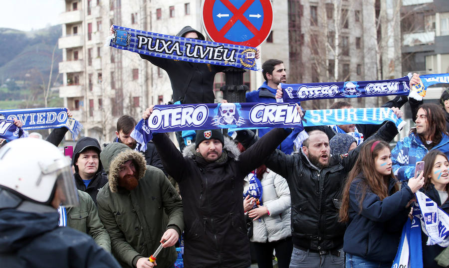 Las aficiones del Oviedo y del Sporting, a las puertas del Carlos Tariere