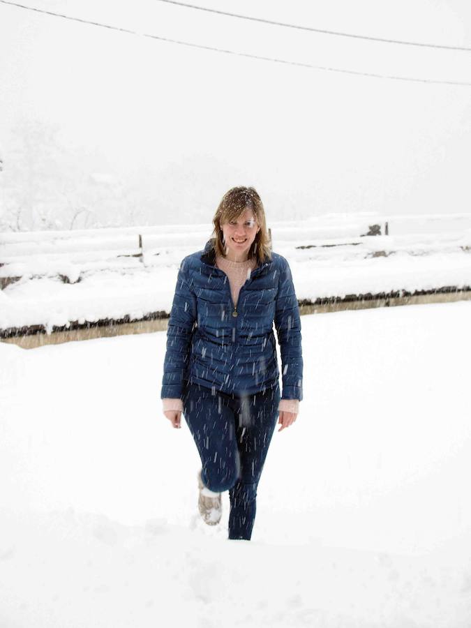 Los vecinos del Ponga hacen frente al invierno que ha vuelto a teñir de blanco el concejo. El concejo está rodeado de riscos y hayedos y es una de las poblaciones que se encuentran a mayor altura sobre el nivel del mar