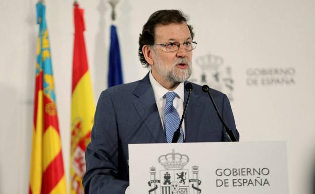 Rajoy apuesta por una alternativa constitucionalista en Cataluña: «La puede y la debe haber»