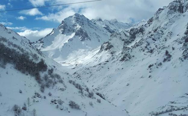 El aumento de las temperaturas aumenta el riesgo de aludes en Sotres