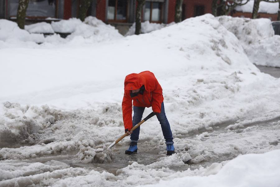 Las imágenes que deja el temporal de nieve en Asturias