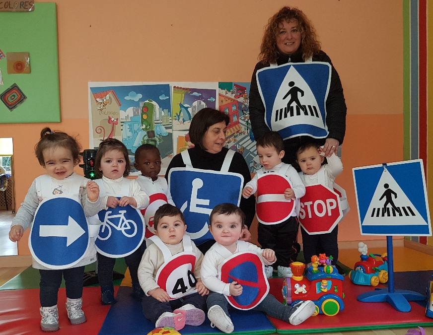 Varios colegios de Gijón han disfrutado hoy de la gran fiesta de Carnaval, entre ellos, la Escuela Infantil San Eutiquio, la Escuela Infantil de Roces y el centro Gloria Fuertes.