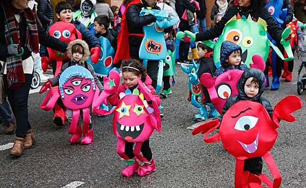 Imagen. Los colegios de Gijón celebraron esta mañana el Carnaval.
