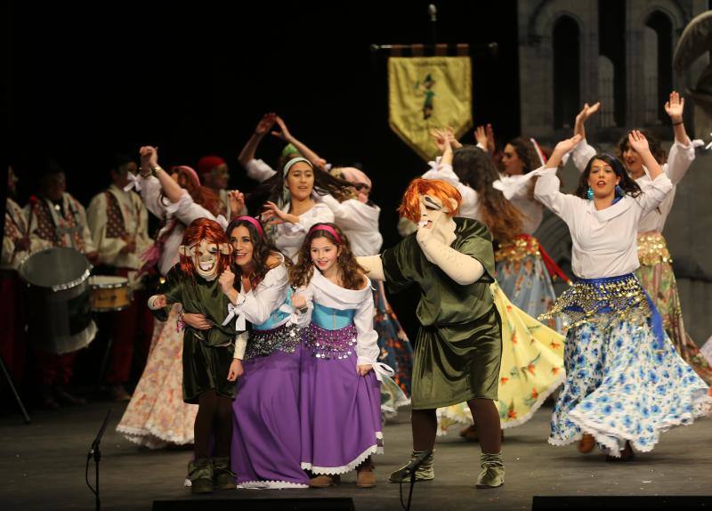 Cruzaos de Ceares, Los tardones, Folixa pa toos, Perdíos de los nervios y Los acoplaos han sido los encargados de estrenar el concurso.