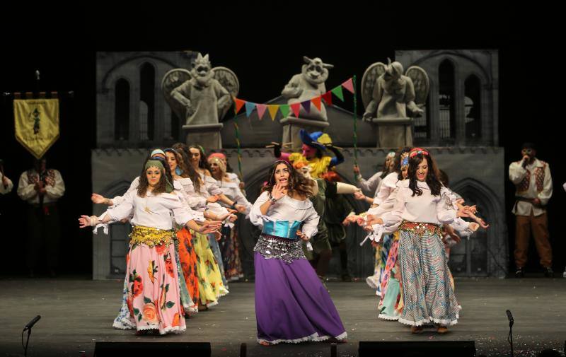 Cruzaos de Ceares, Los tardones, Folixa pa toos, Perdíos de los nervios y Los acoplaos han sido los encargados de estrenar el concurso.