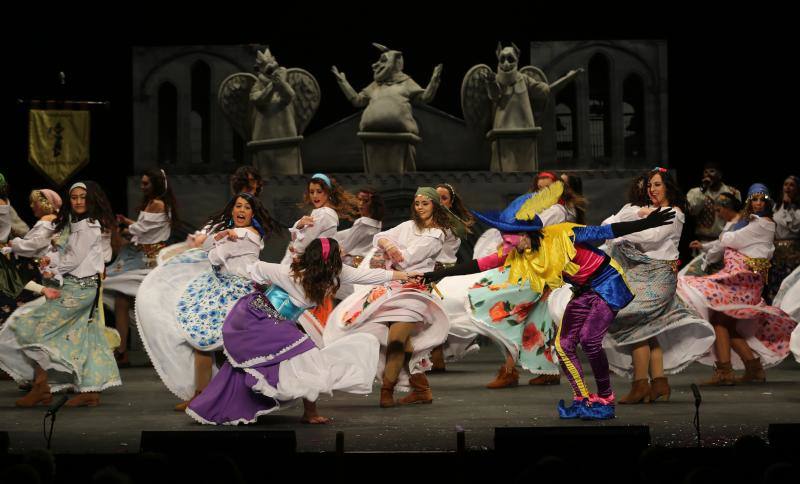 Cruzaos de Ceares, Los tardones, Folixa pa toos, Perdíos de los nervios y Los acoplaos han sido los encargados de estrenar el concurso.