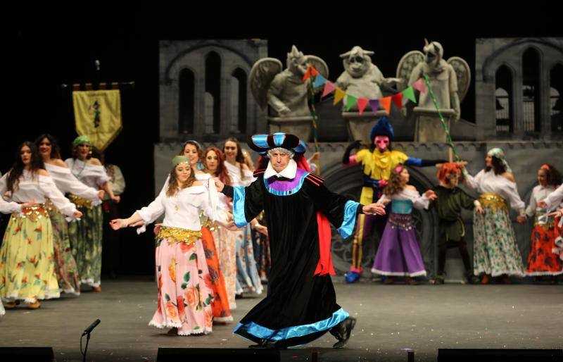 Cruzaos de Ceares, Los tardones, Folixa pa toos, Perdíos de los nervios y Los acoplaos han sido los encargados de estrenar el concurso.