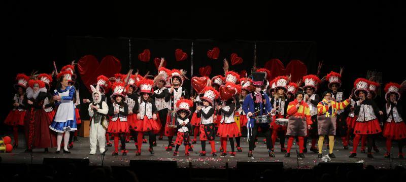 Cruzaos de Ceares, Los tardones, Folixa pa toos, Perdíos de los nervios y Los acoplaos han sido los encargados de estrenar el concurso.