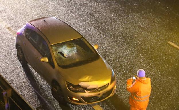 El coche que ha atropellado al hombre.