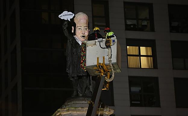 Pelayo homenajea a Chiquito desde anoche. 