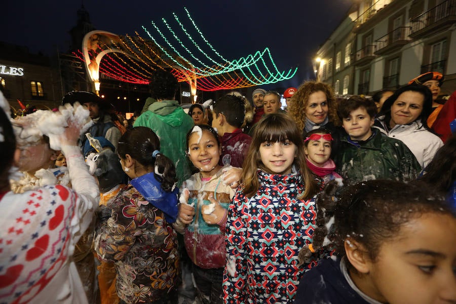 El Antroxu avilesino rinde homenaje al vecino continente del sur en un despliegue de originalidad y color en el que la carroza de 'Los Dioses de Ébano' fue la triunfadora