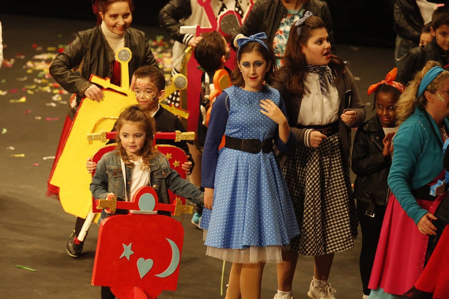 Los más pequeños de la casa ponen su originalidad y desparpajo sobre el escenario del Teatro Jovellanos un año más