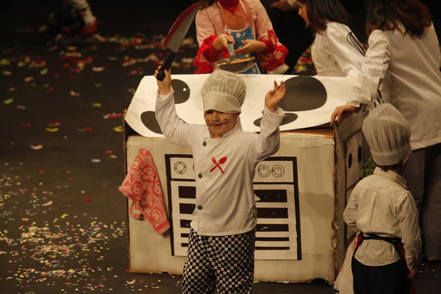 Los más pequeños de la casa ponen su originalidad y desparpajo sobre el escenario del Teatro Jovellanos un año más