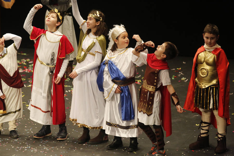 Los más pequeños de la casa ponen su originalidad y desparpajo sobre el escenario del Teatro Jovellanos un año más