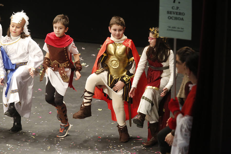 Los más pequeños de la casa ponen su originalidad y desparpajo sobre el escenario del Teatro Jovellanos un año más