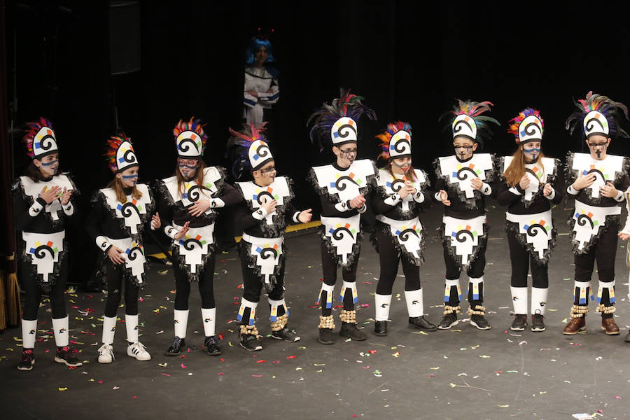 Los más pequeños de la casa ponen su originalidad y desparpajo sobre el escenario del Teatro Jovellanos un año más