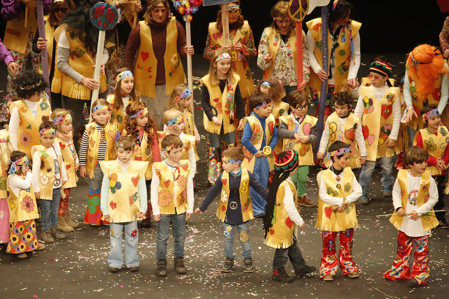 Los más pequeños de la casa ponen su originalidad y desparpajo sobre el escenario del Teatro Jovellanos un año más