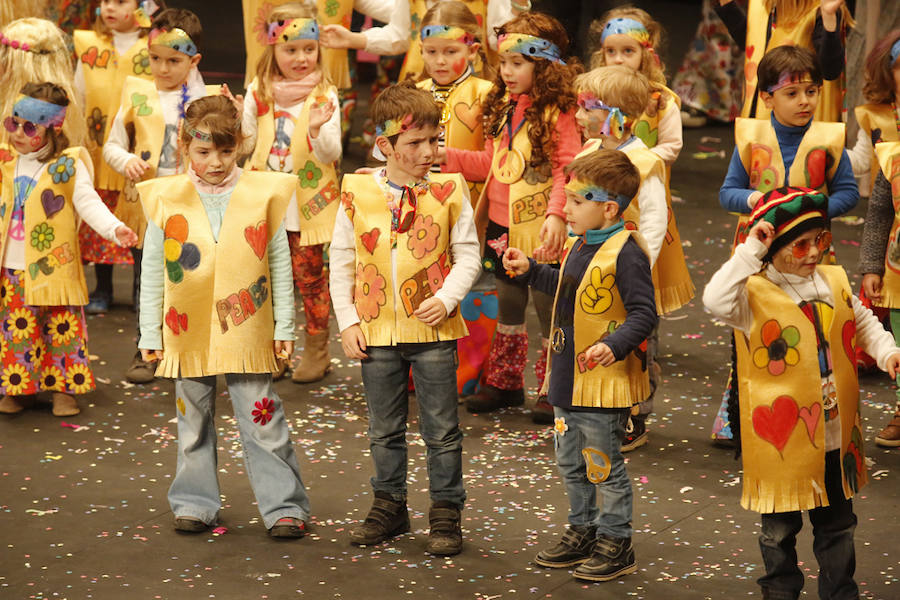 Los más pequeños de la casa ponen su originalidad y desparpajo sobre el escenario del Teatro Jovellanos un año más