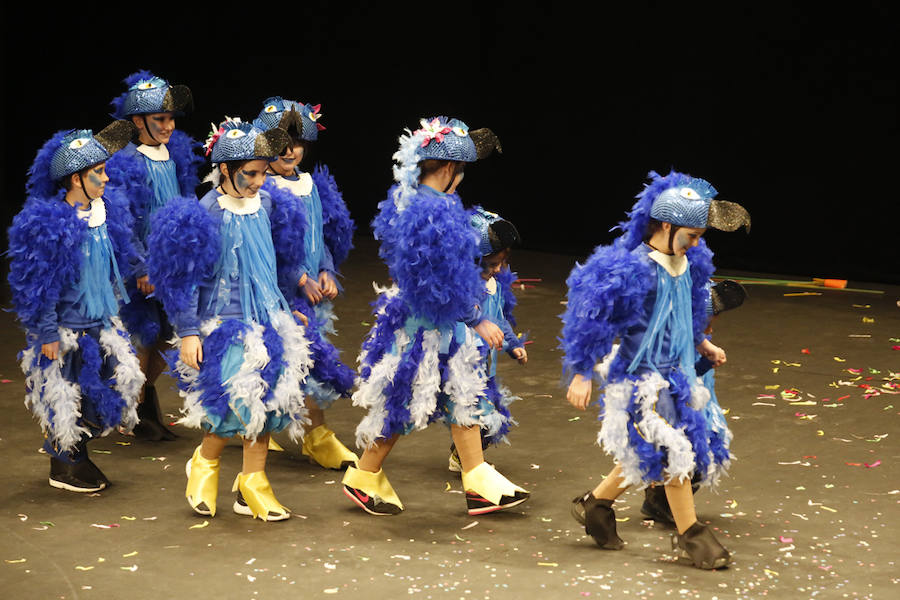 Los más pequeños de la casa ponen su originalidad y desparpajo sobre el escenario del Teatro Jovellanos un año más