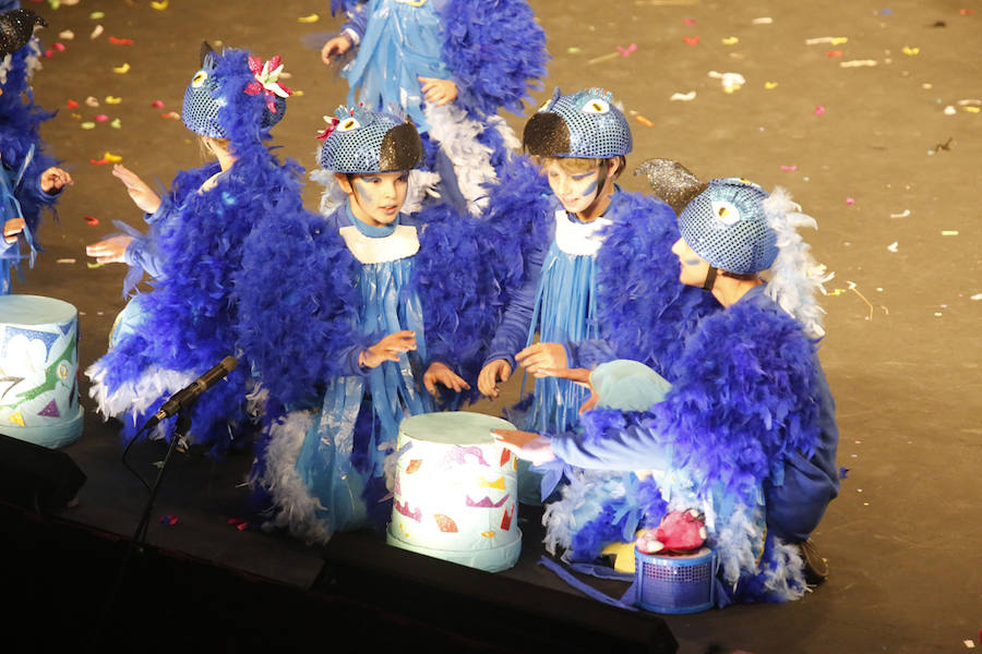 Los más pequeños de la casa ponen su originalidad y desparpajo sobre el escenario del Teatro Jovellanos un año más