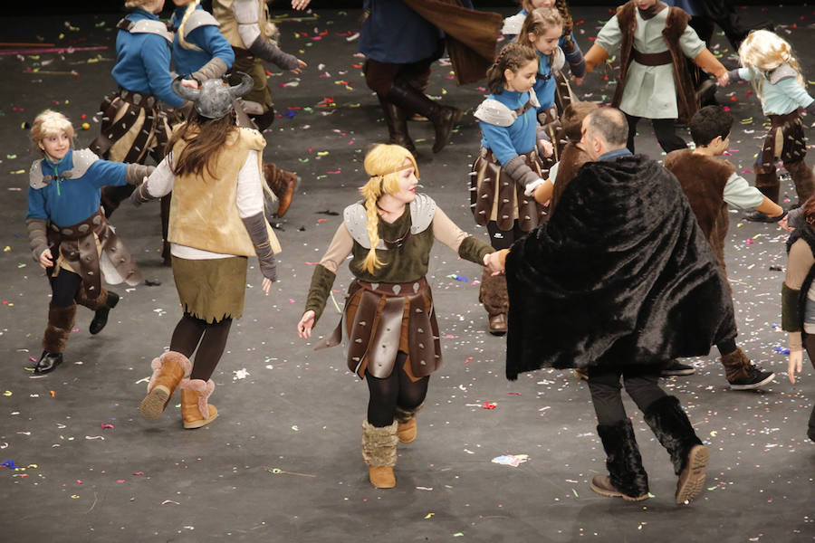 Los más pequeños de la casa ponen su originalidad y desparpajo sobre el escenario del Teatro Jovellanos un año más