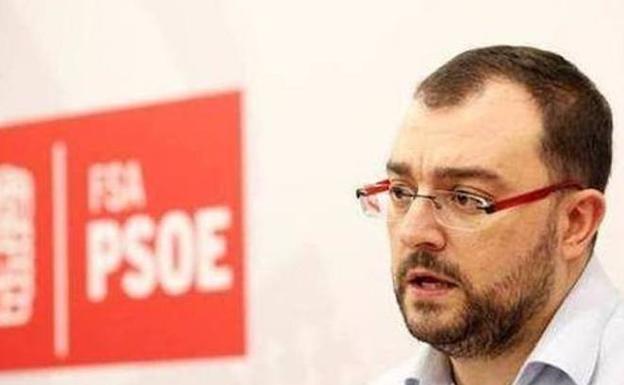 Adrián Barbón a los críticos: «A la nada no se contesta»