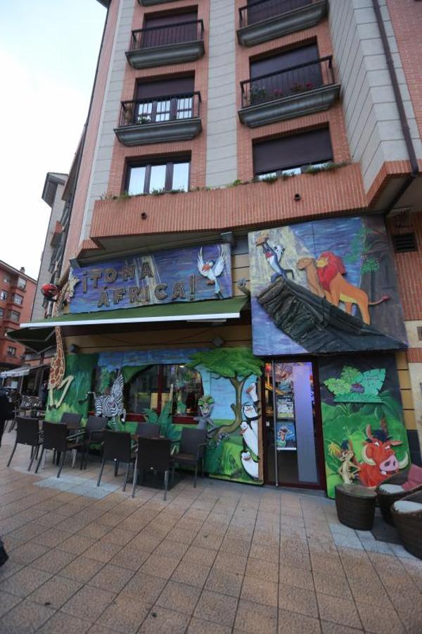 El Populart, en la plaza de El Carbayedo, ha vuelto a ganar este año el concurso de chigres antroxaos