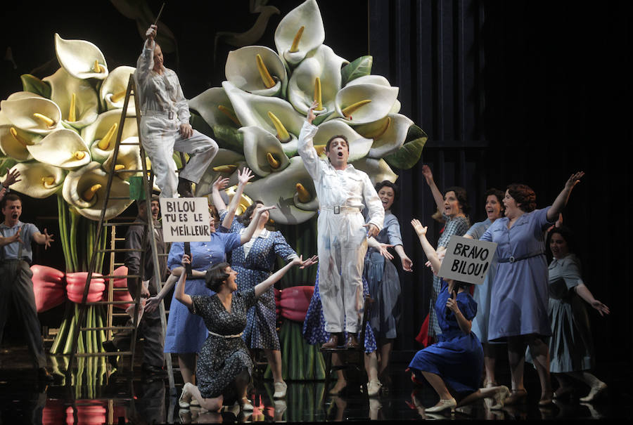 Olíver Díaz está al frente de la dirección musical de la zarzuela, con la Oviedo Filarmonía y el Coro Capilla Polifónica Ciudad de Oviedo. Emilio Sagi está a cargo de la dirección escénica. Los protagonistas son Rossy de Palma, Emmanuel Faraldo y Luis Álvarez.
